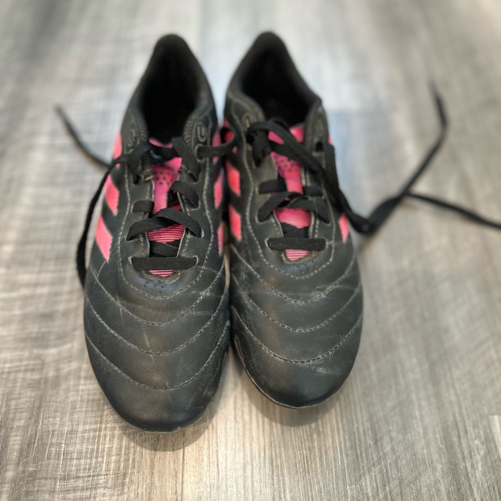 Adidas Kids Black soccer cleats with Pink